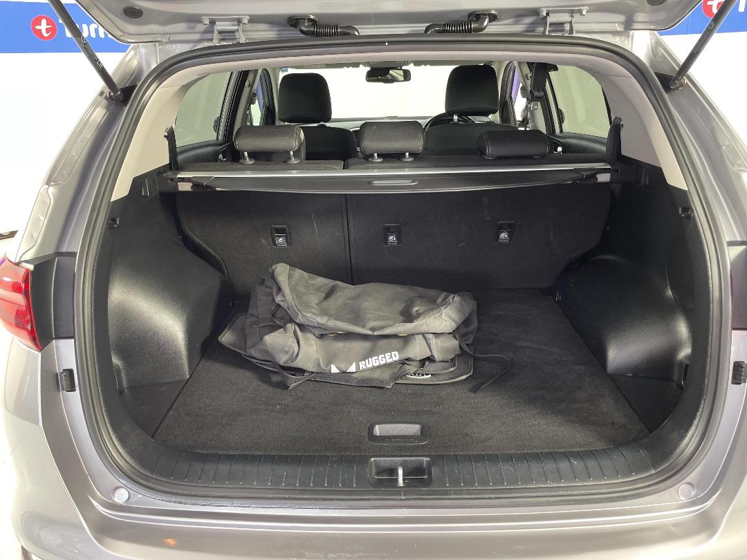 Photo '14' of KIA Sportage Photo '14' of KIA Sportage