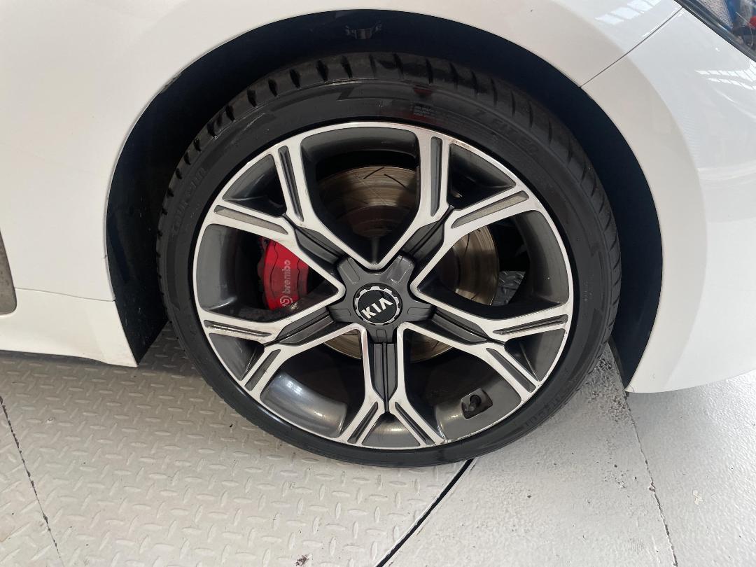 Photo '9' of KIA Stinger