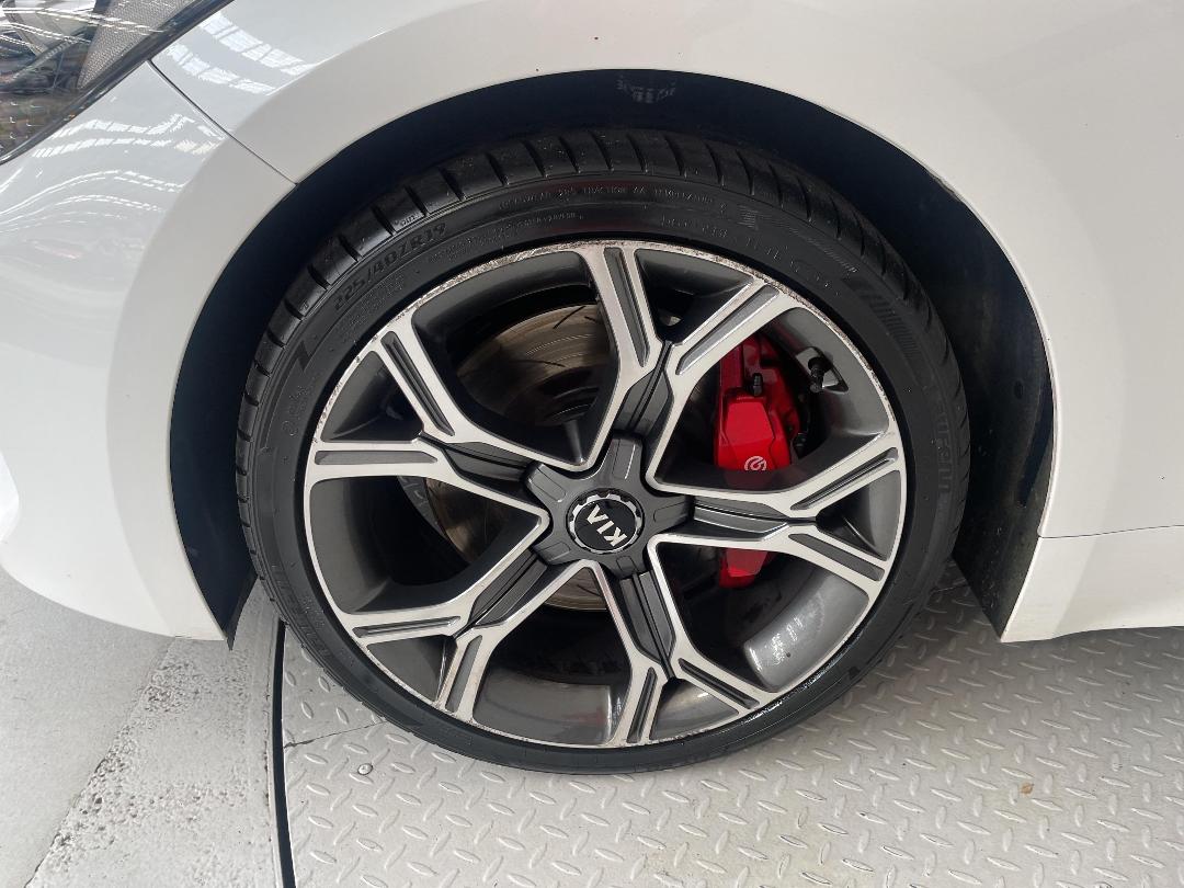 Photo '10' of KIA Stinger