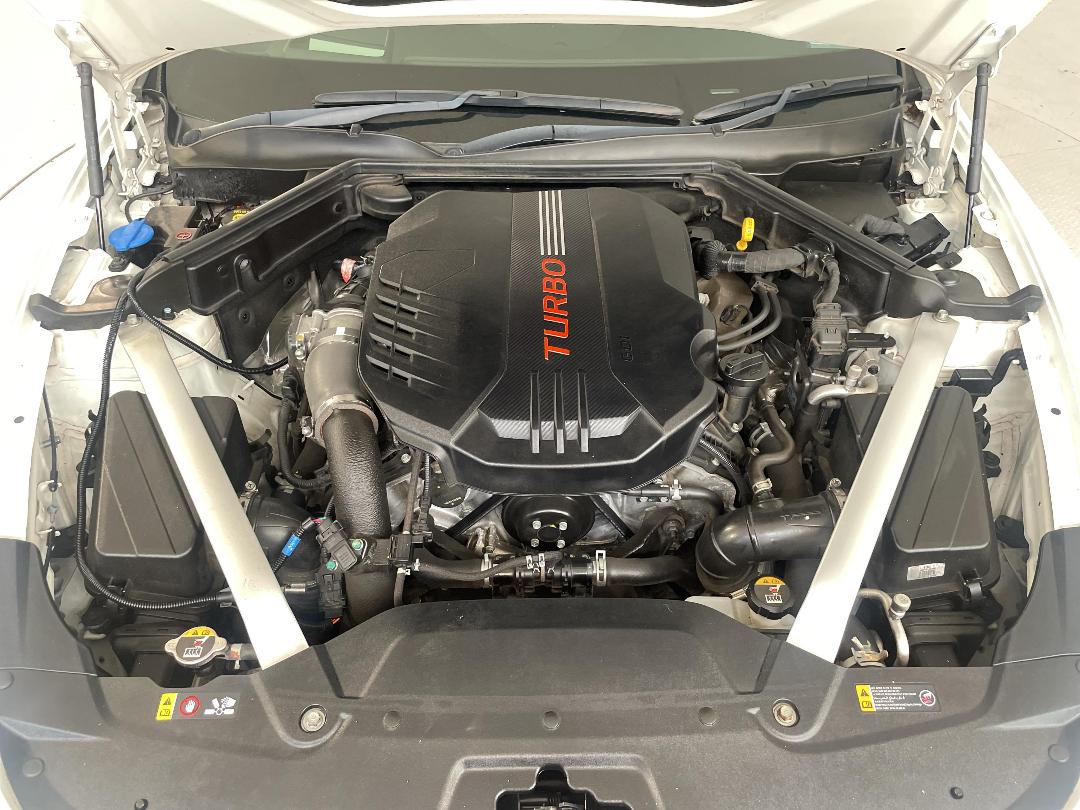 Photo '13' of KIA Stinger