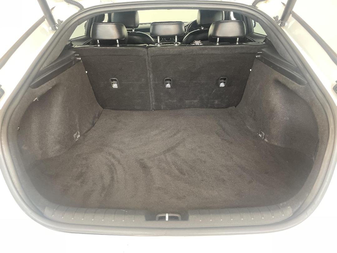 Photo '14' of KIA Stinger