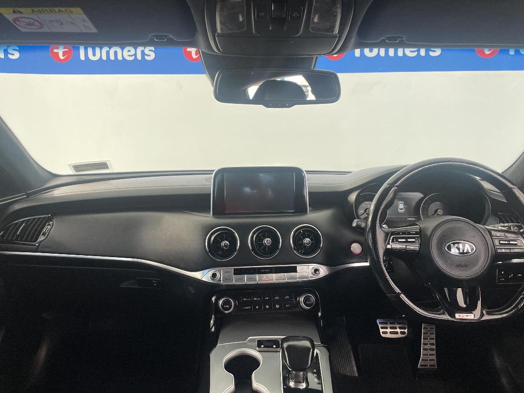 Photo '17' of KIA Stinger