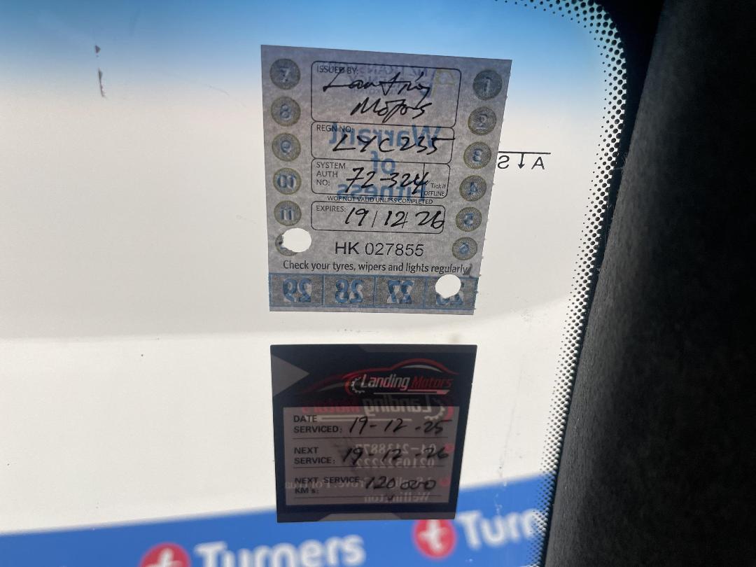 Photo '31' of KIA Stinger