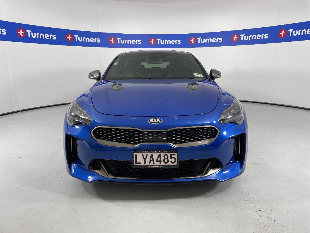 Photo '2' of KIA Stinger Photo '2' of KIA Stinger