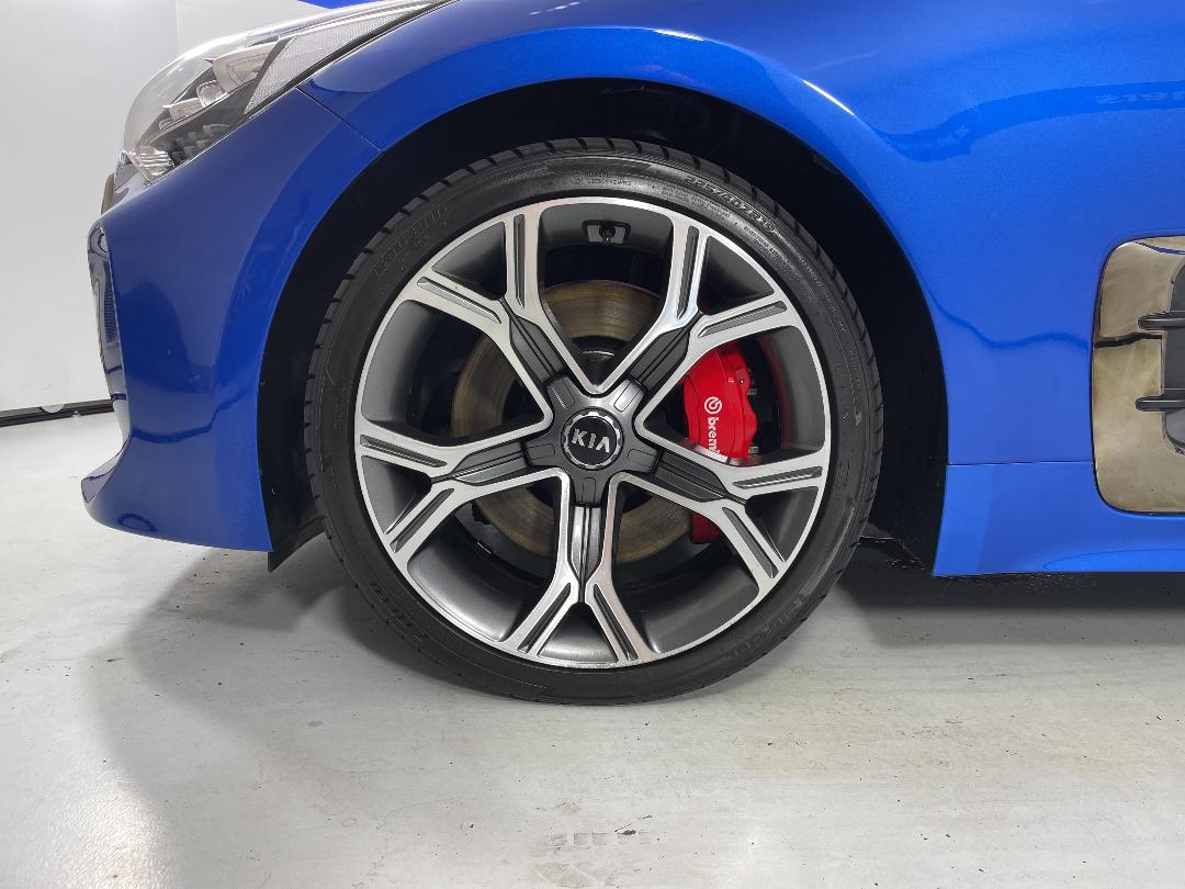 Photo '10' of KIA Stinger Photo '10' of KIA Stinger