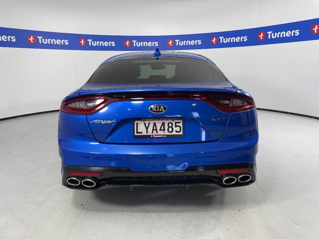 Photo '6' of KIA Stinger Photo '6' of KIA Stinger