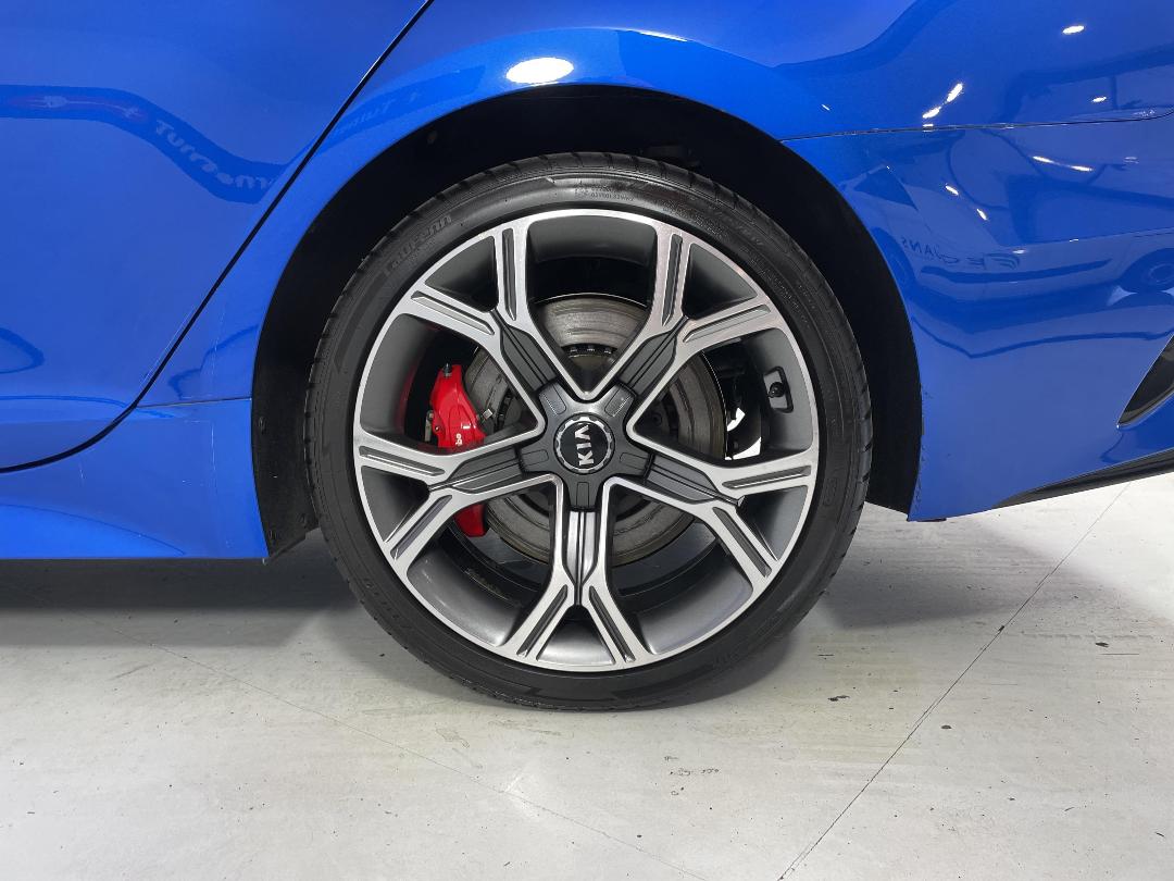 Photo '11' of KIA Stinger Photo '11' of KIA Stinger