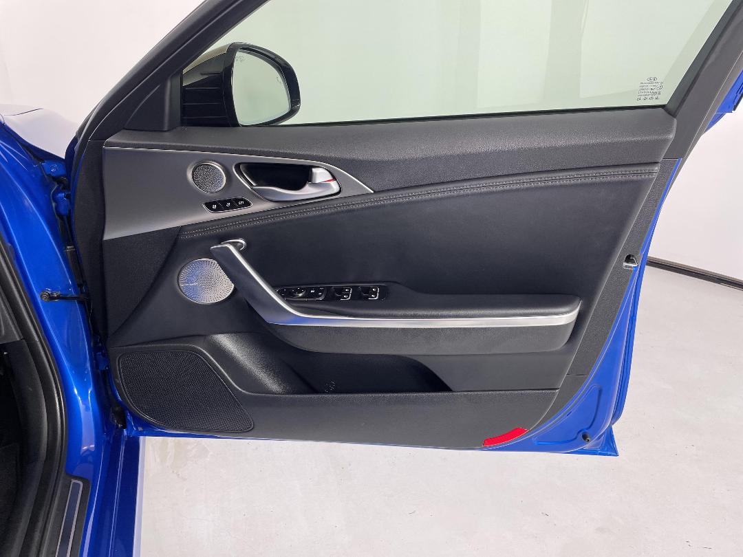 Photo '15' of KIA Stinger Photo '15' of KIA Stinger