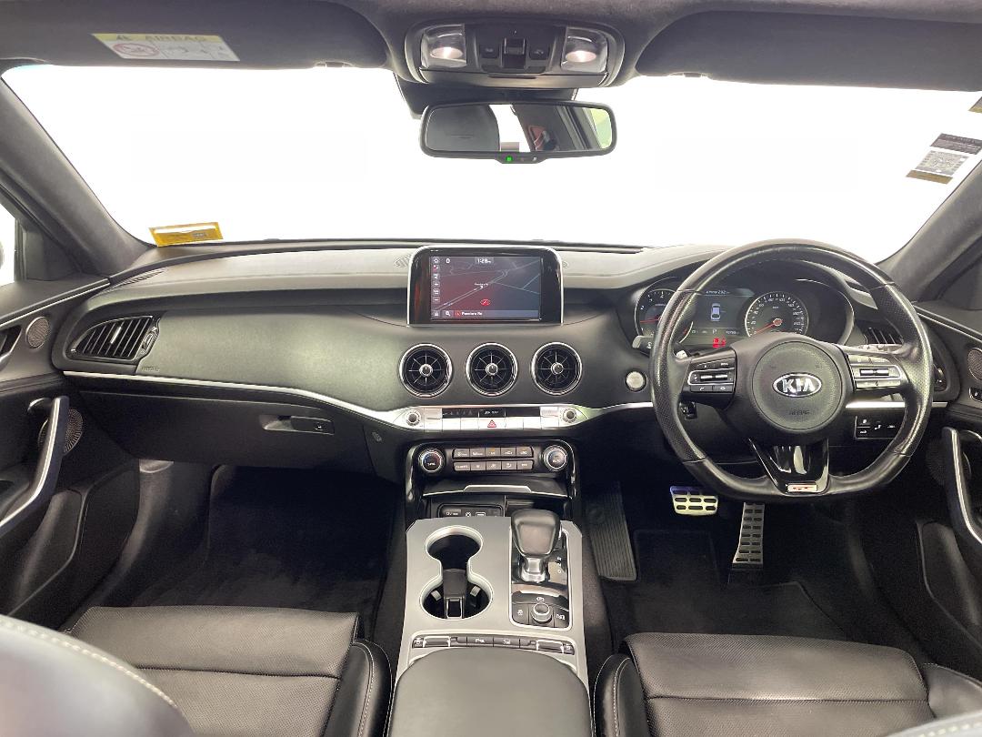 Photo '17' of KIA Stinger Photo '17' of KIA Stinger