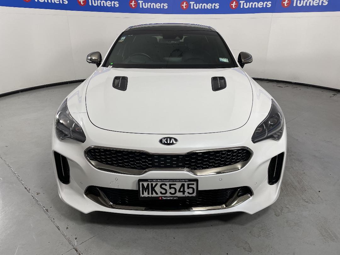 Photo '2' of KIA Stinger