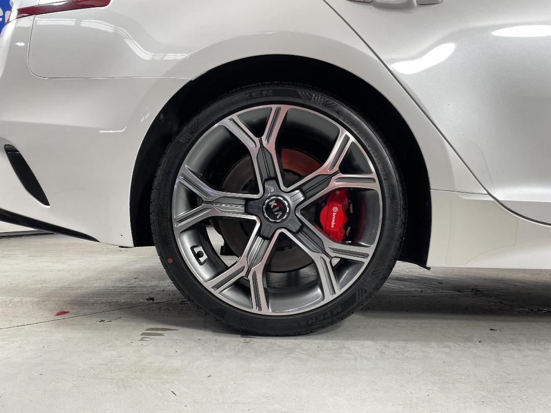 Photo '12' of KIA Stinger