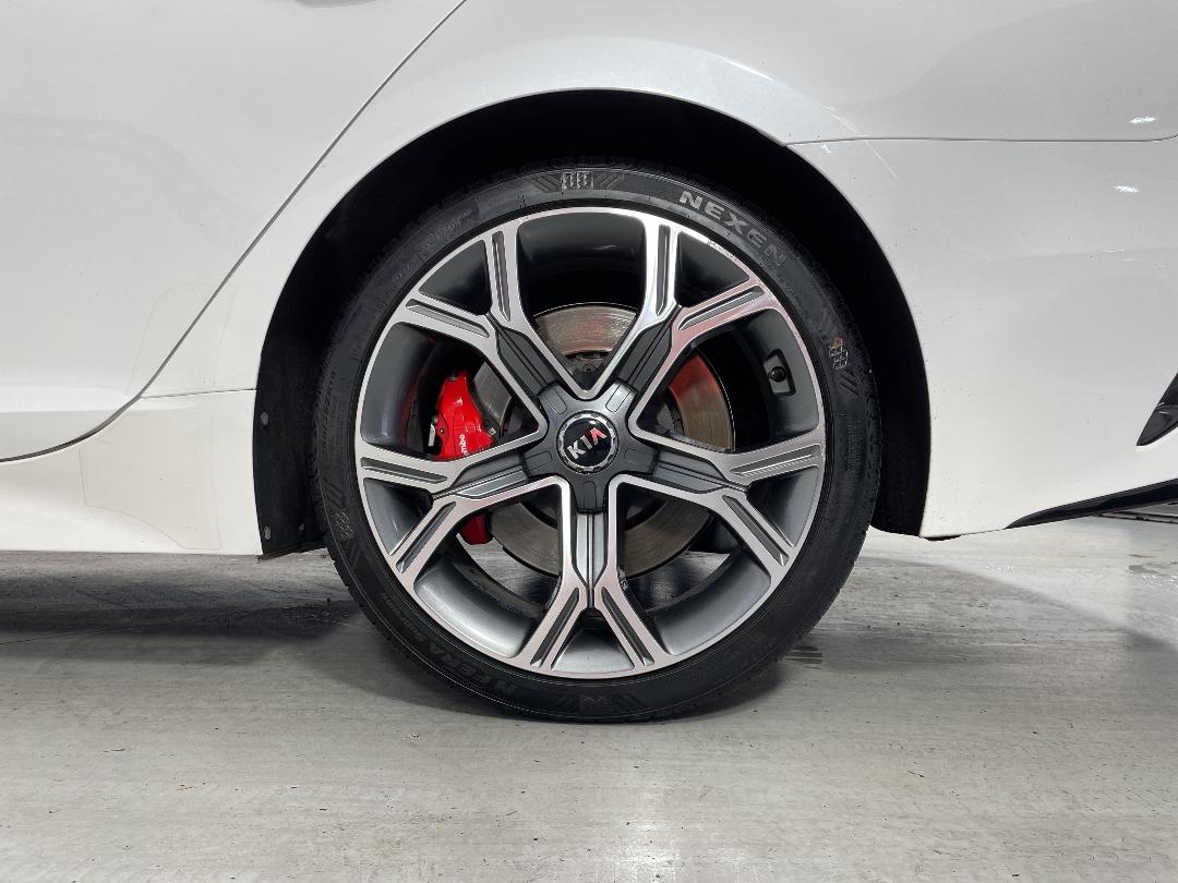 Photo '11' of KIA Stinger