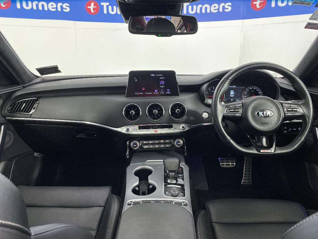 Photo '17' of KIA Stinger