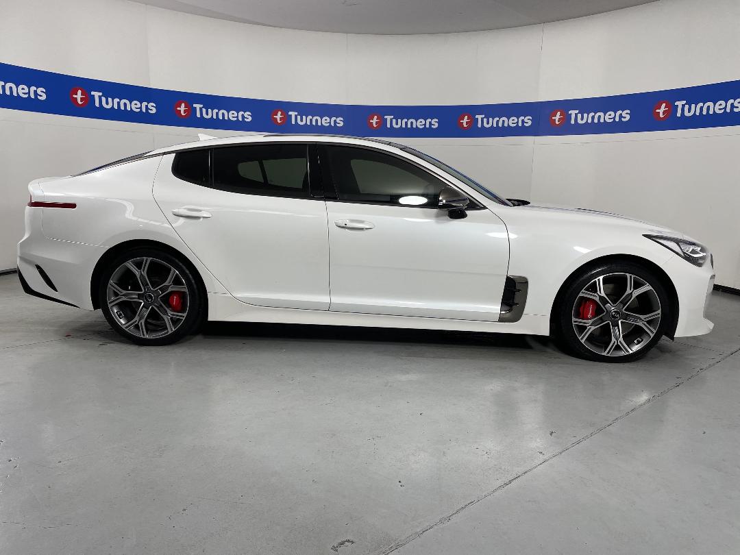 Photo '23' of KIA Stinger