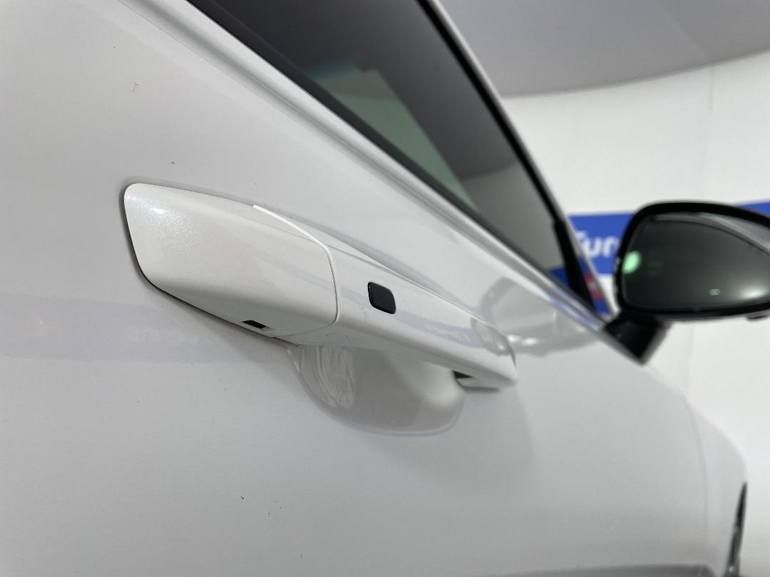 Photo '27' of KIA Stinger