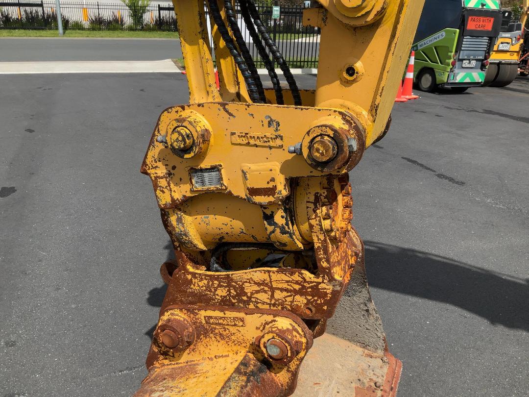 Photo '21' of Komatsu PC88MR-10 Excavator