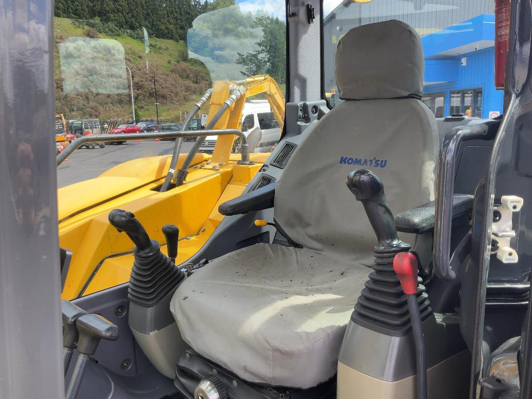 Photo '15' of Komatsu PC88MR-10 Excavator