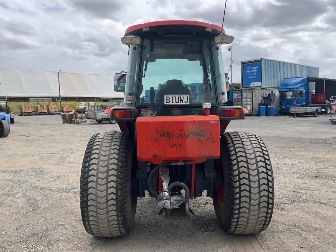 Photo '5' of Kubota L5740 Sweeper