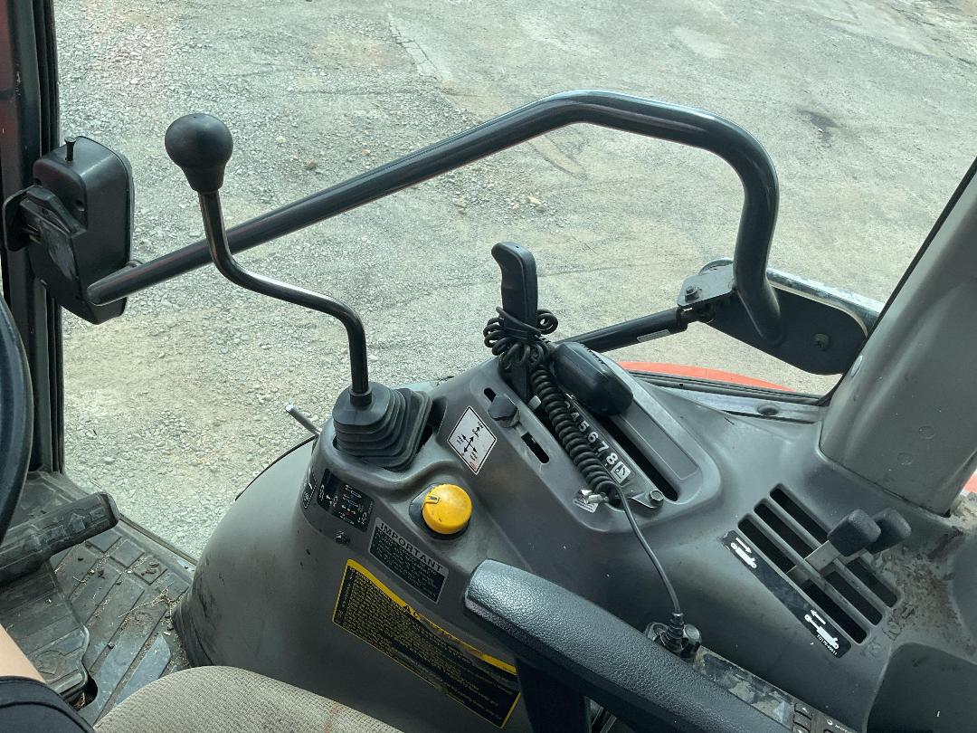 Photo '13' of Kubota L5740 Sweeper