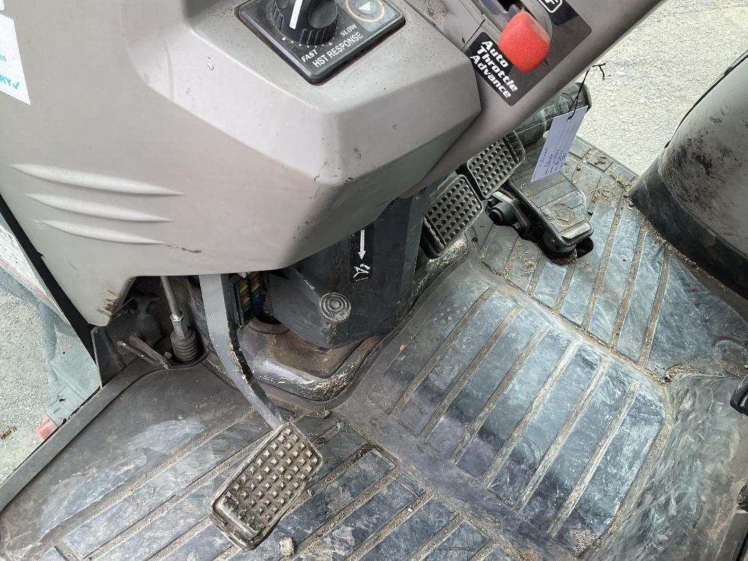 Photo '16' of Kubota L5740 Sweeper