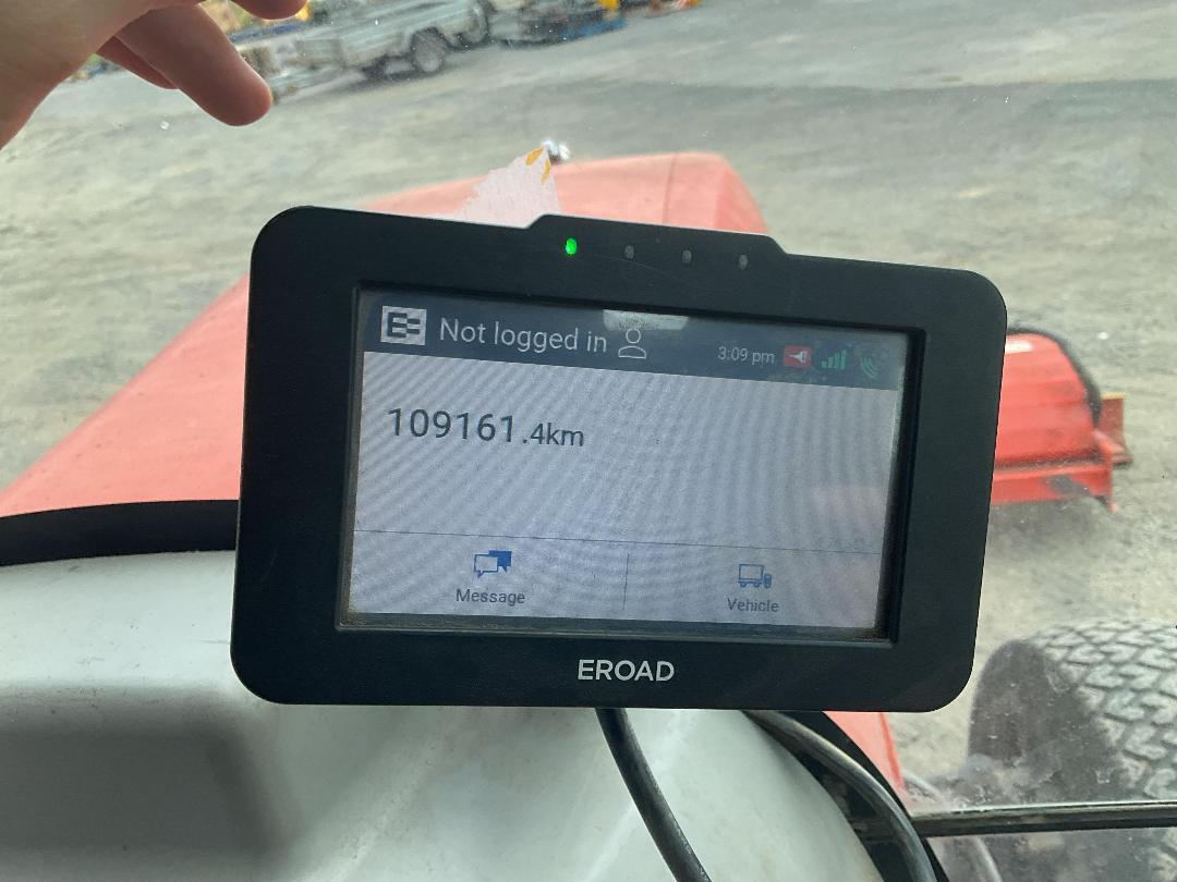 Photo '21' of Kubota L5740 Sweeper