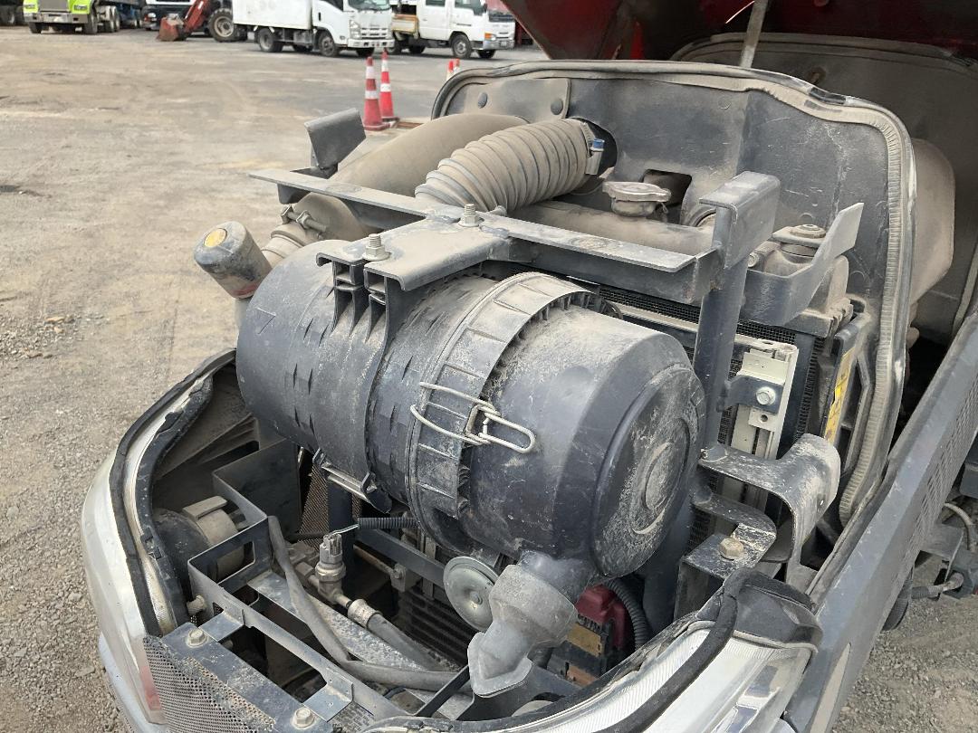 Photo '28' of Kubota L5740 Sweeper