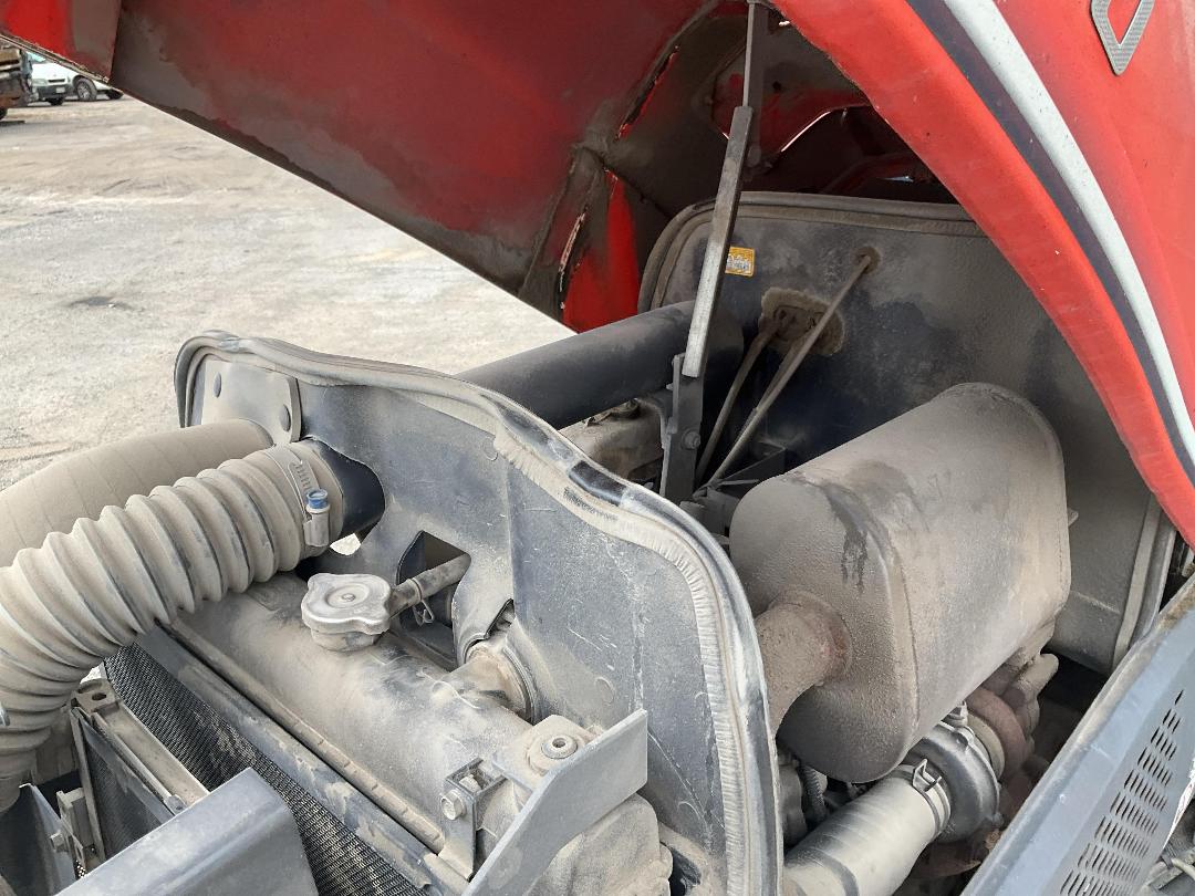 Photo '27' of Kubota L5740 Sweeper