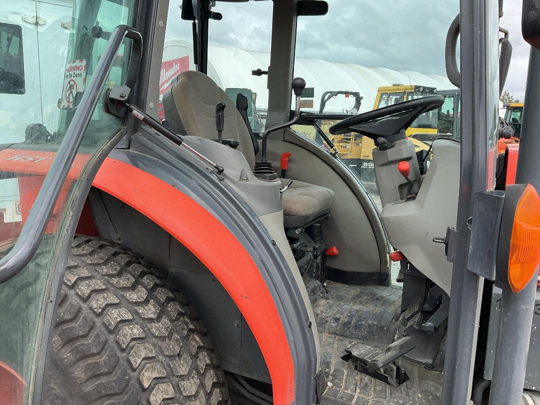 Photo '27' of Kubota L5740 Tractor