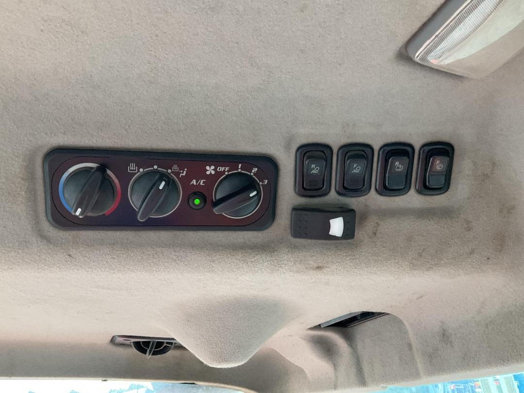 Photo '22' of Kubota L5740 Tractor