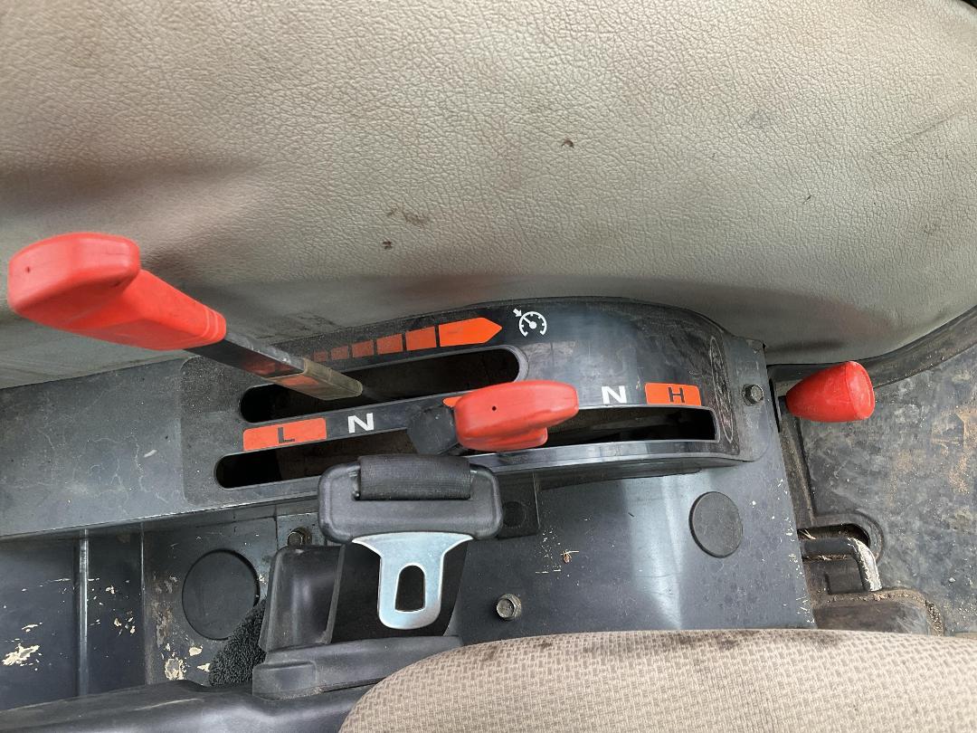 Photo '26' of Kubota L5740 Tractor