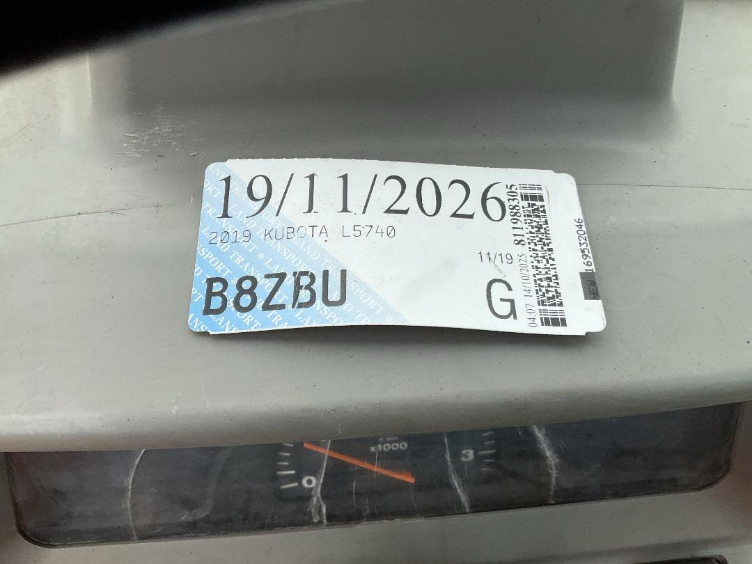 Photo '39' of Kubota L5740 Tractor