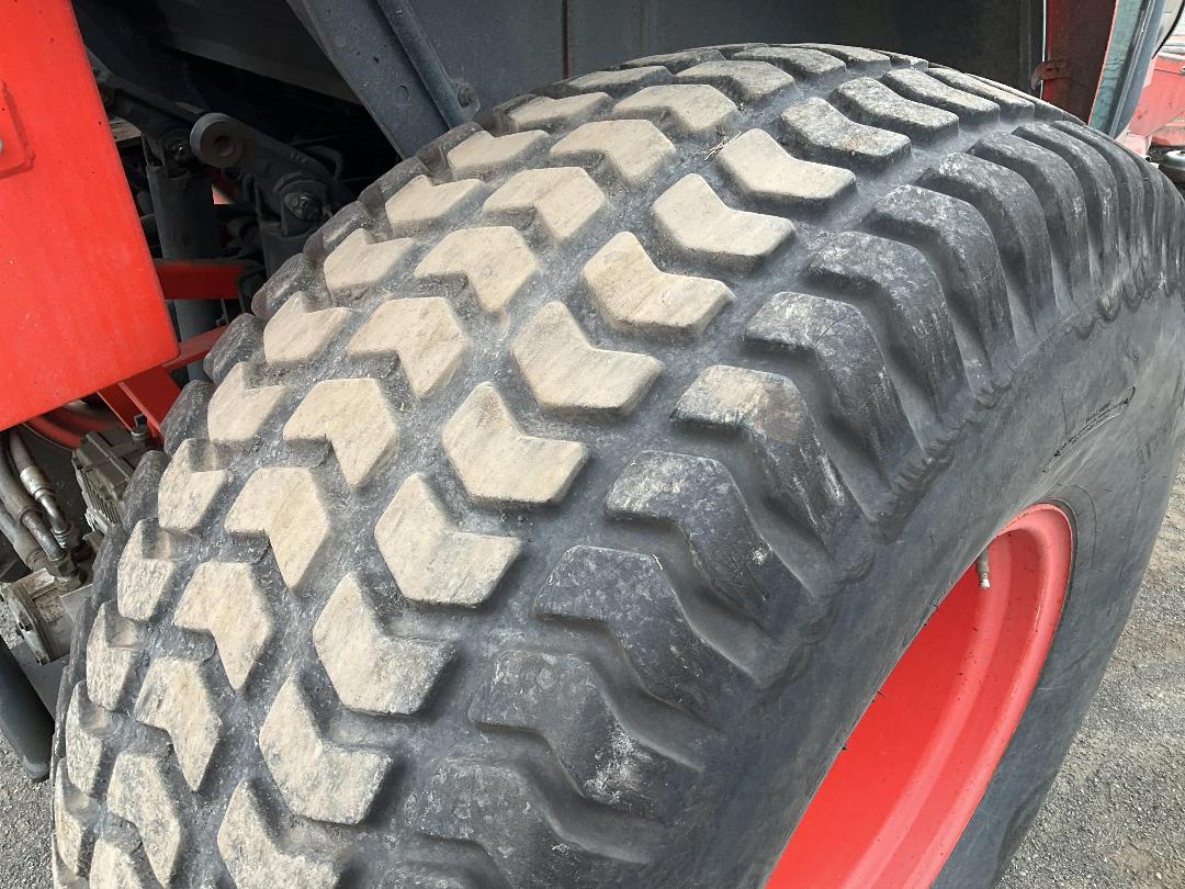 Photo '45' of Kubota L5740 Tractor