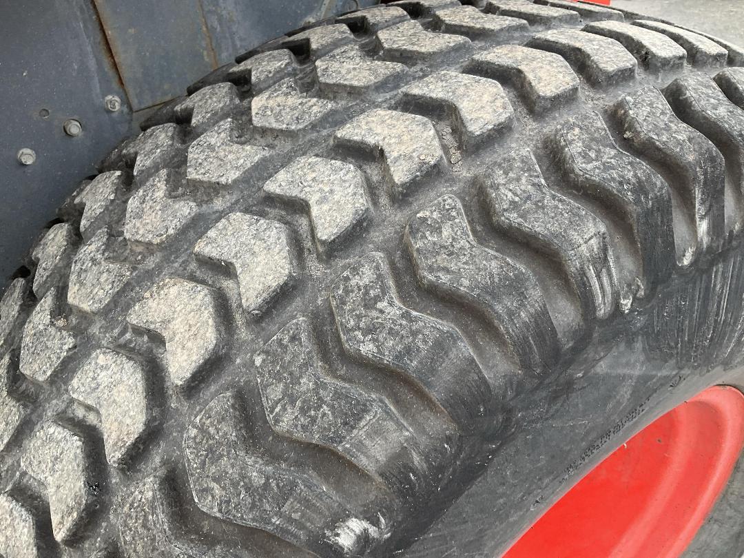 Photo '46' of Kubota L5740 Tractor