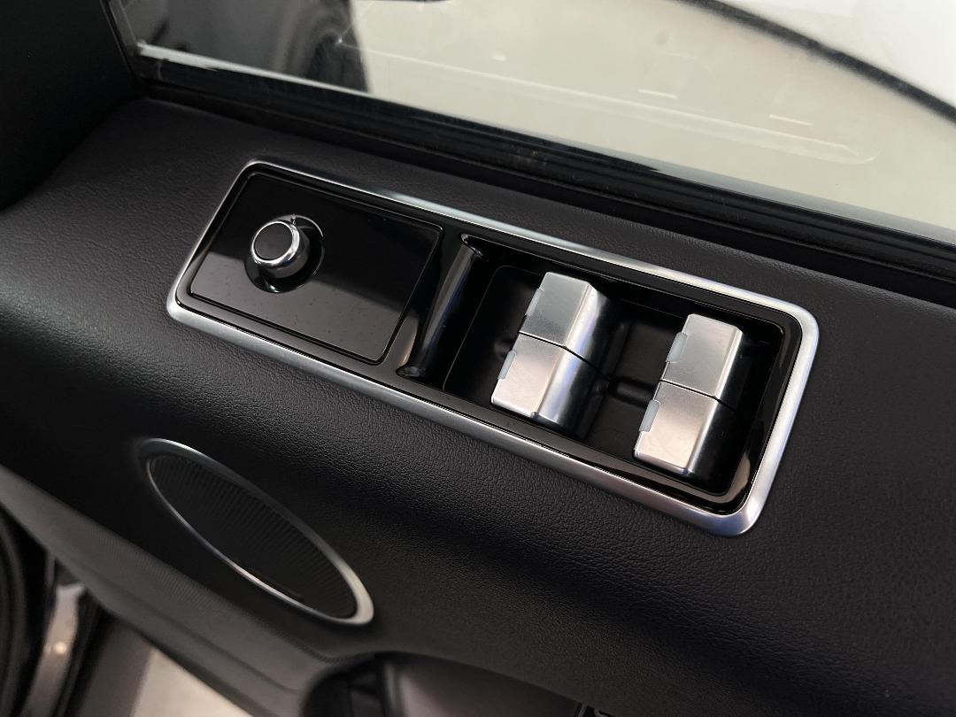 Photo '23' of Land Rover Range Rover Sport Photo '23' of Land Rover Range Rover Sport