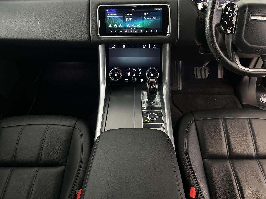 Photo '18' of Land Rover Range Rover Sport Photo '18' of Land Rover Range Rover Sport