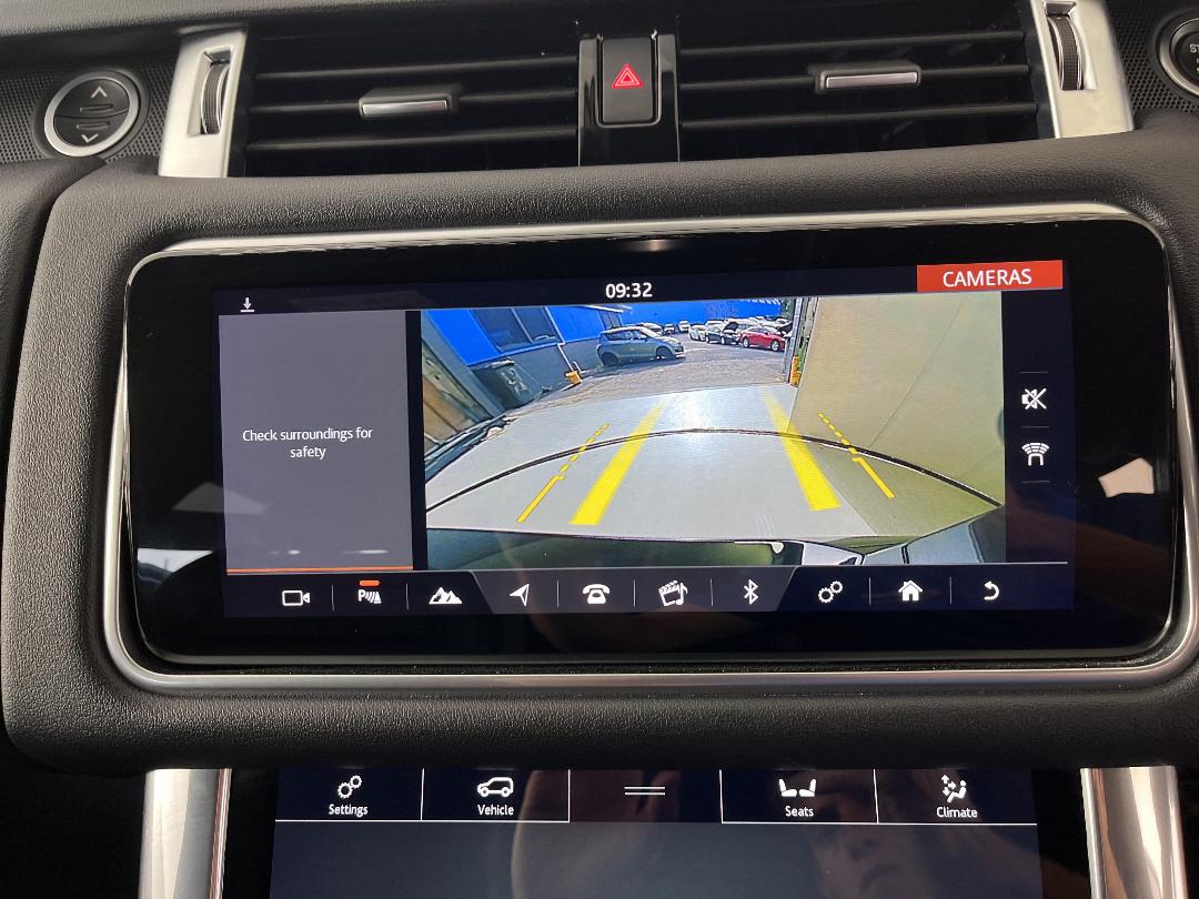 Photo '27' of Land Rover Range Rover Sport Photo '27' of Land Rover Range Rover Sport