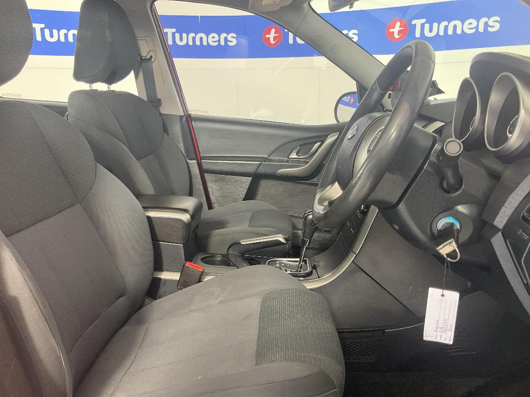 Photo '16' of Mahindra XUV Photo '16' of Mahindra XUV