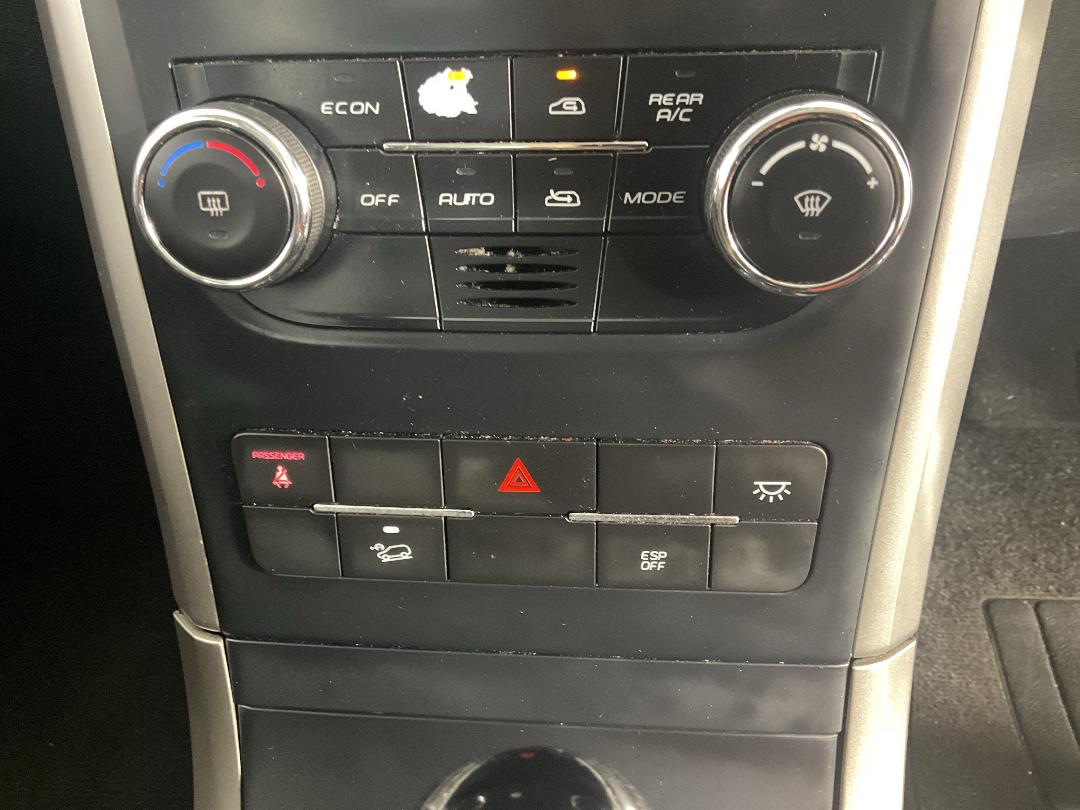 Photo '28' of Mahindra XUV Photo '28' of Mahindra XUV