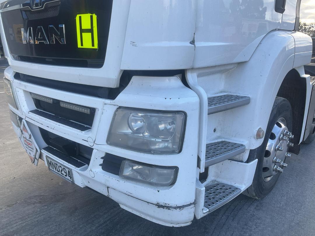 Photo '17' of MAN TGS 35.540  8X4 Cab Chassis