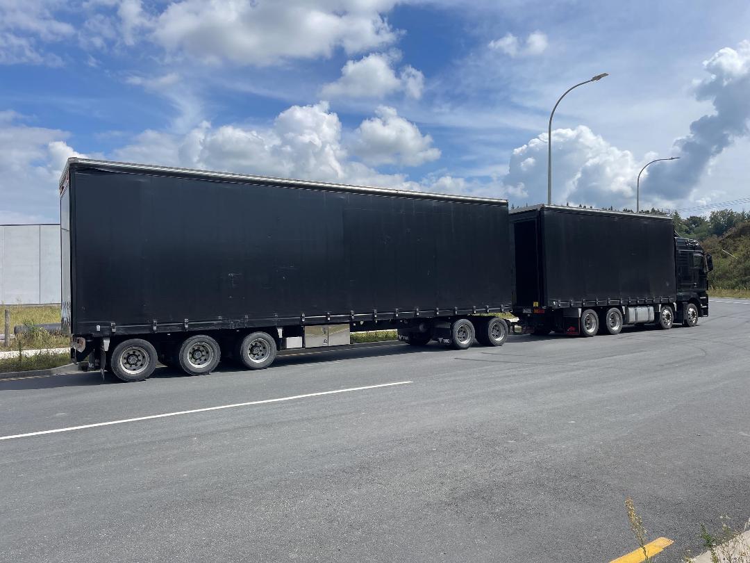 Photo '38' of MAN TGX + Trailer Curtainsider