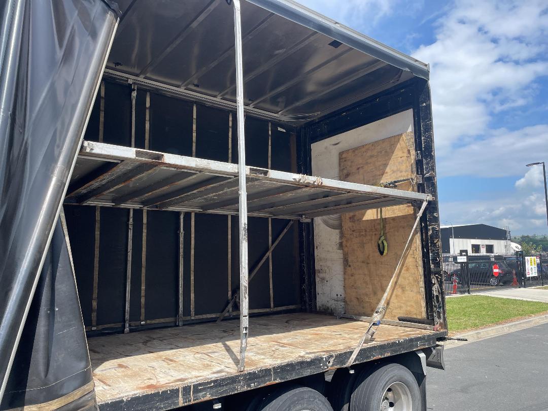 Photo '21' of MAN TGX + Trailer Curtainsider