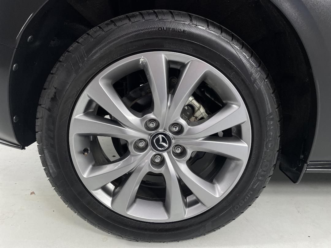 Photo '12' of Mazda CX-30