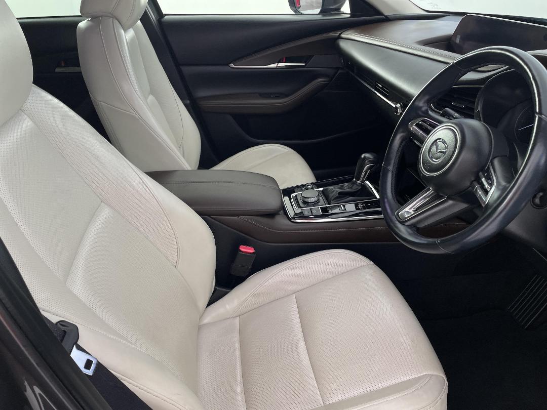 Photo '16' of Mazda CX-30