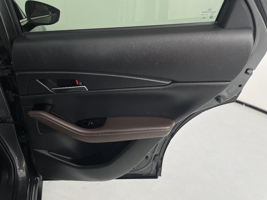 Photo '19' of Mazda CX-30