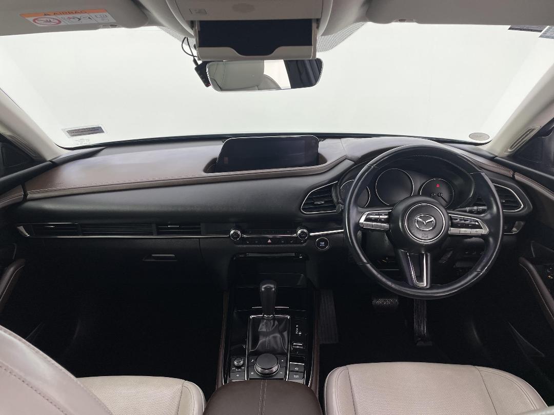 Photo '17' of Mazda CX-30