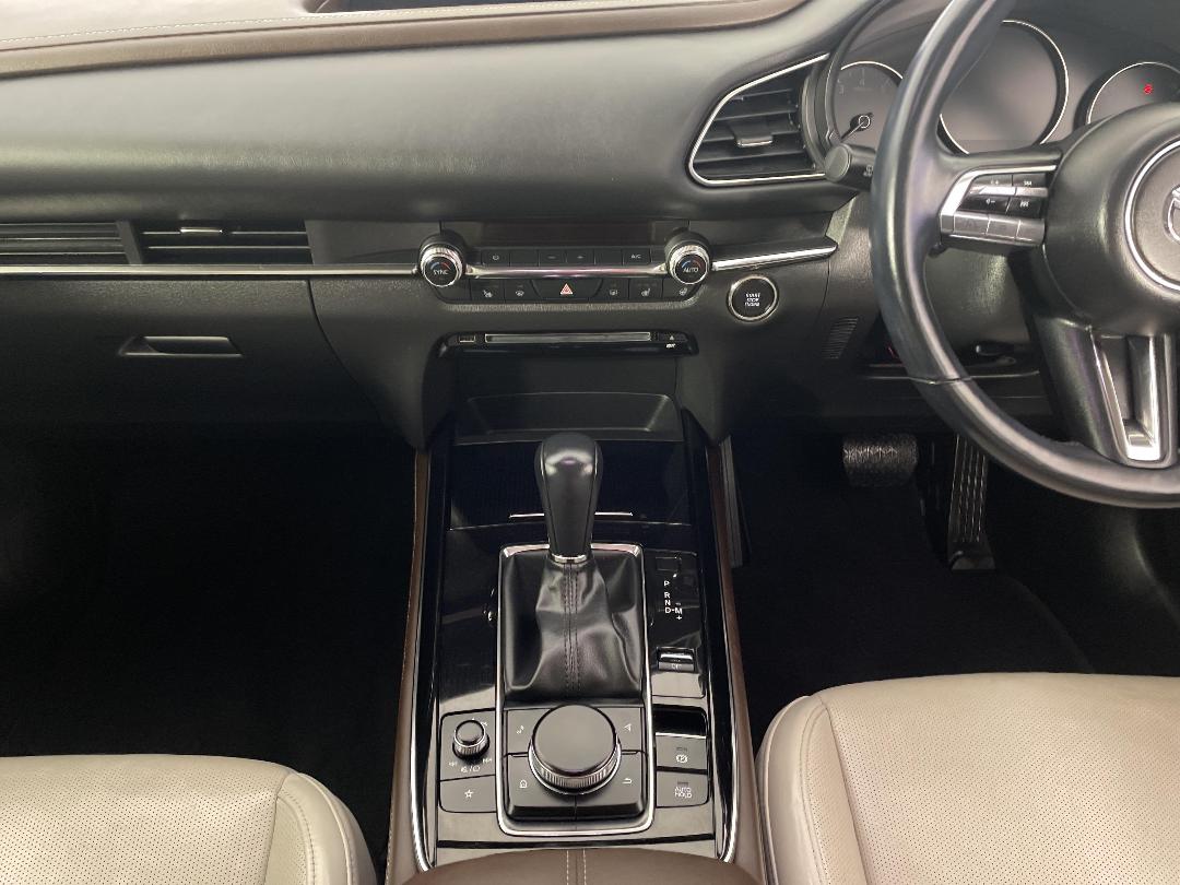 Photo '18' of Mazda CX-30