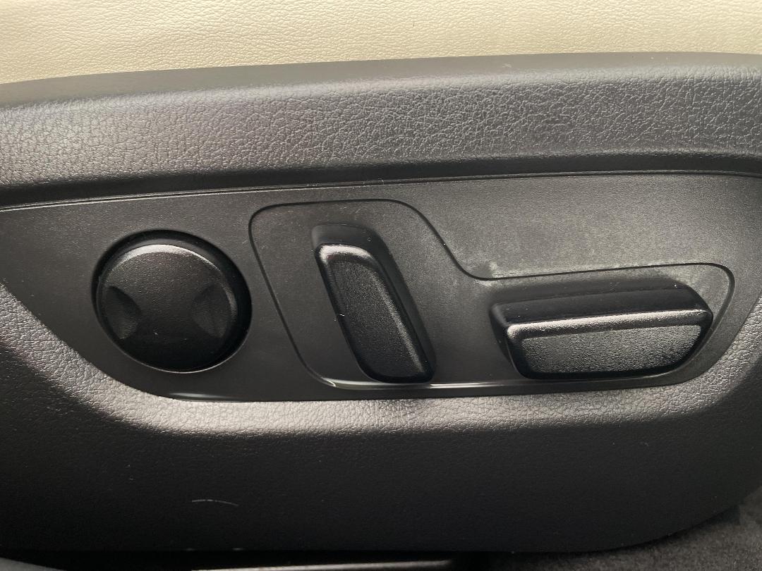 Photo '24' of Mazda CX-30