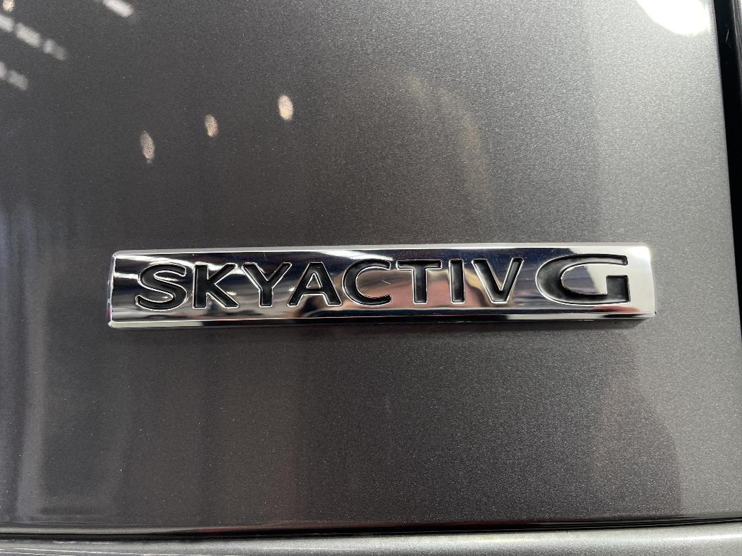 Photo '32' of Mazda CX-30