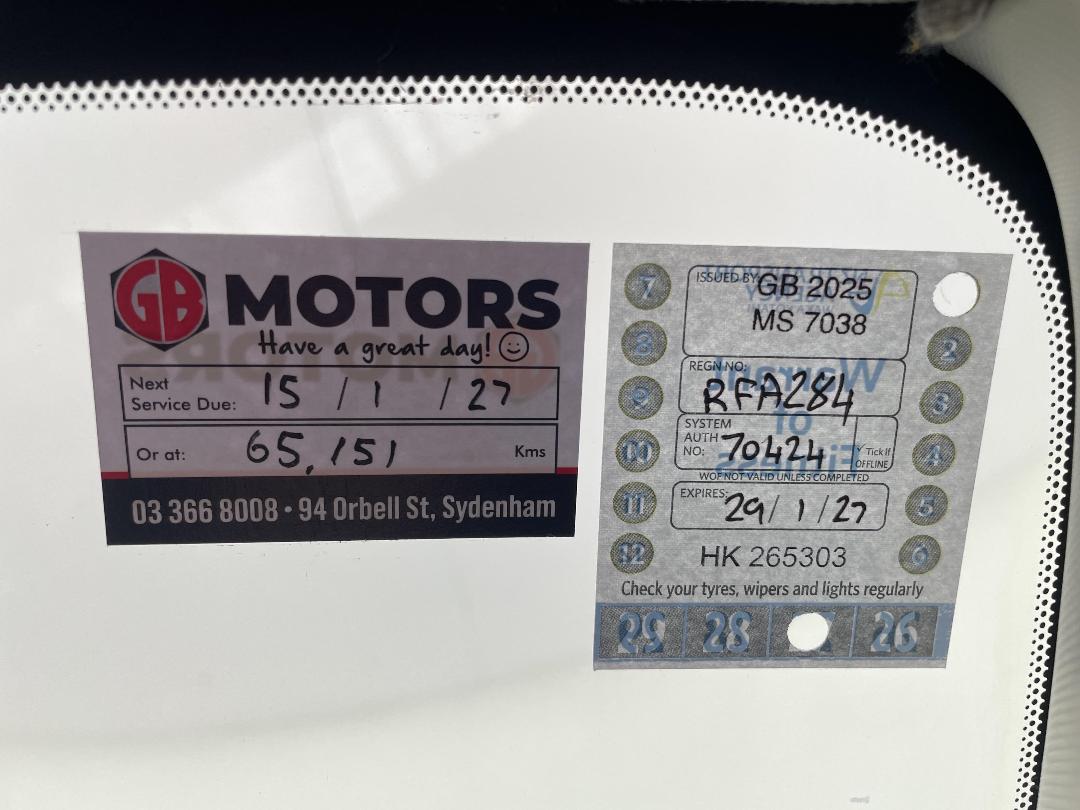 Photo '33' of Mazda CX-30