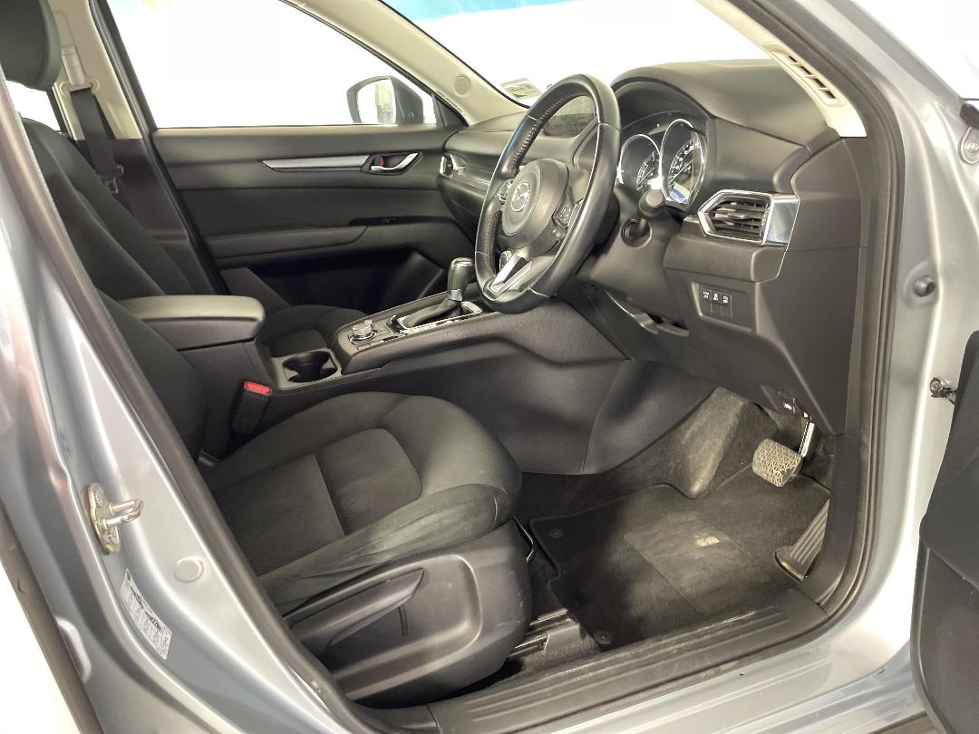 Photo '16' of Mazda CX-5